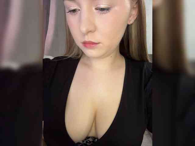 AlinaRay webcam