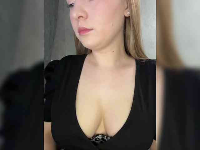 AlinaRay webcam