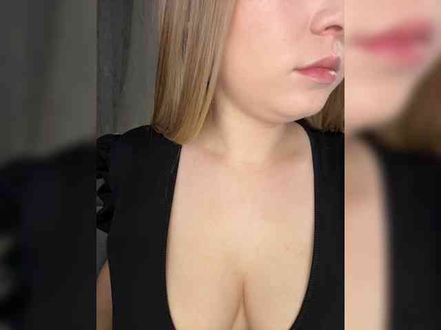AlinaRay webcam