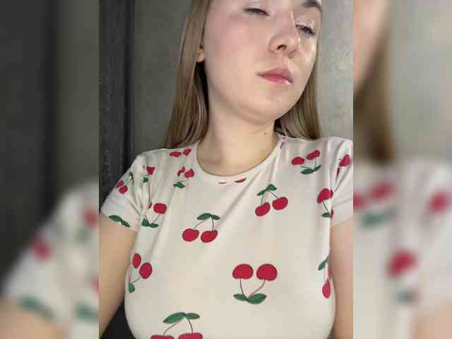 AlinaRay webcam