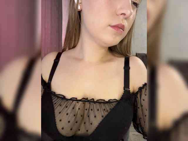 AlinaRay webcam