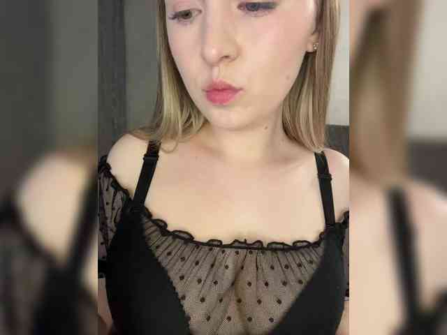 AlinaRay webcam