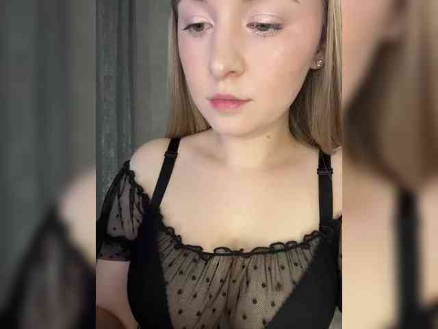 AlinaRay webcam