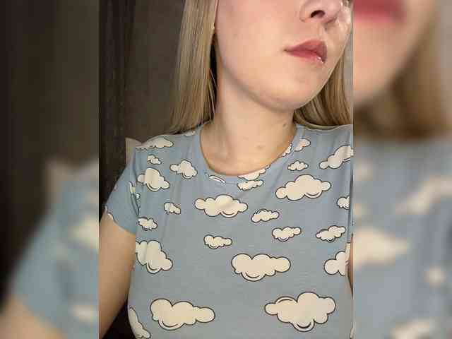 AlinaRay webcam