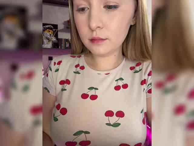 AlinaRay webcam