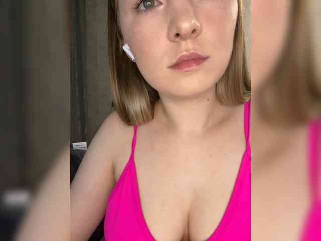AlinaRay webcam