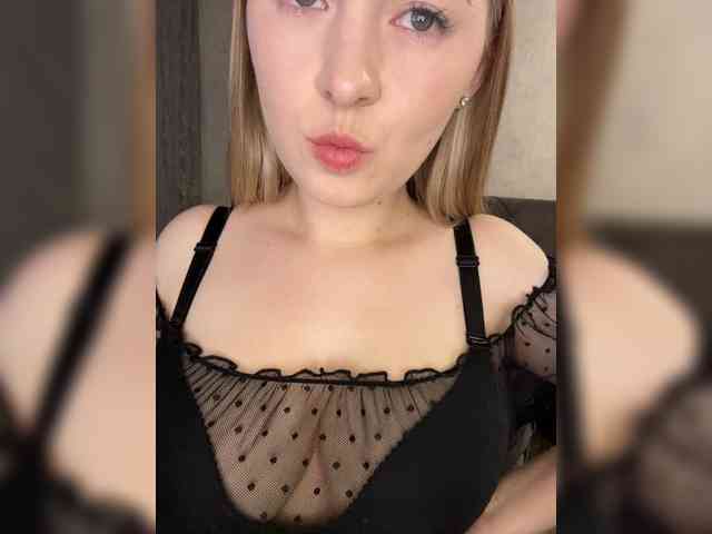 AlinaRay webcam