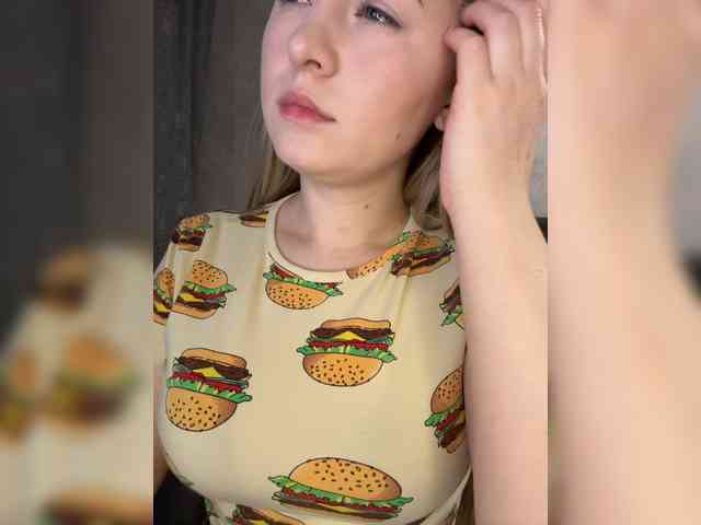 Model: AlinaRay