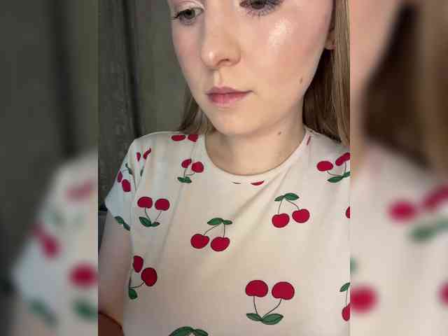 AlinaRay webcam
