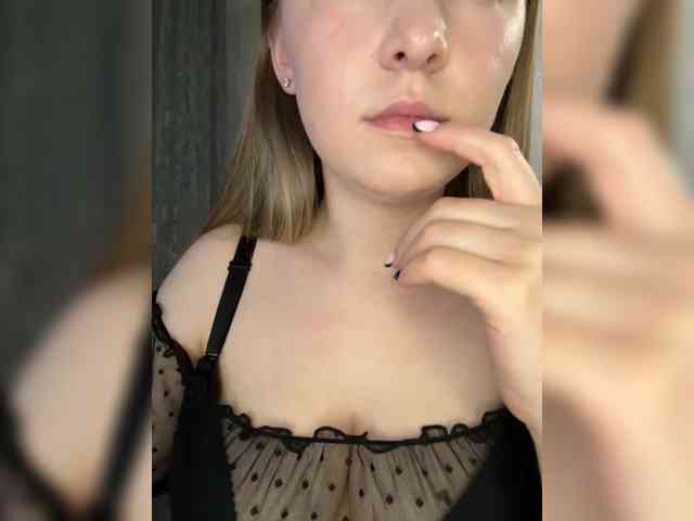 AlinaRay webcam