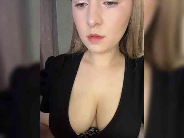 AlinaRay webcam