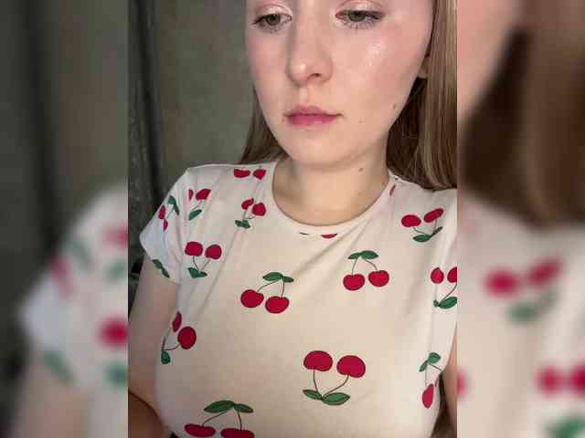 AlinaRay webcam