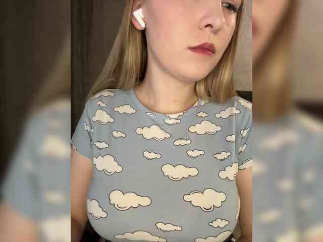 AlinaRay webcam