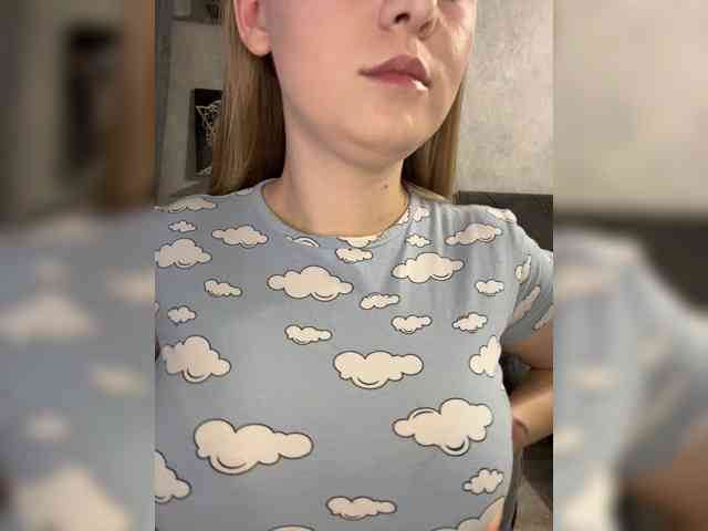 Model: AlinaRay