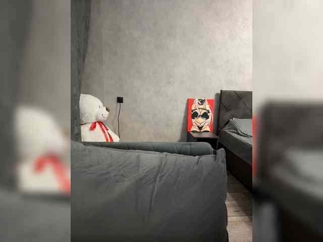 AlinaRay webcam