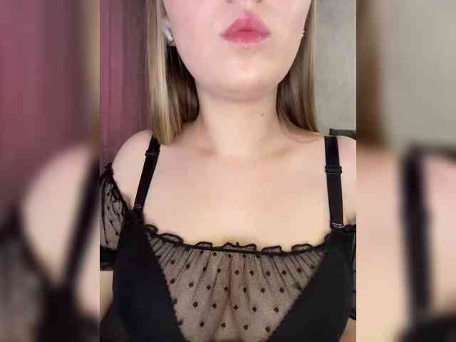 AlinaRay webcam