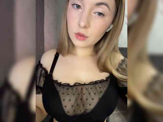 Модель: AlinaRay