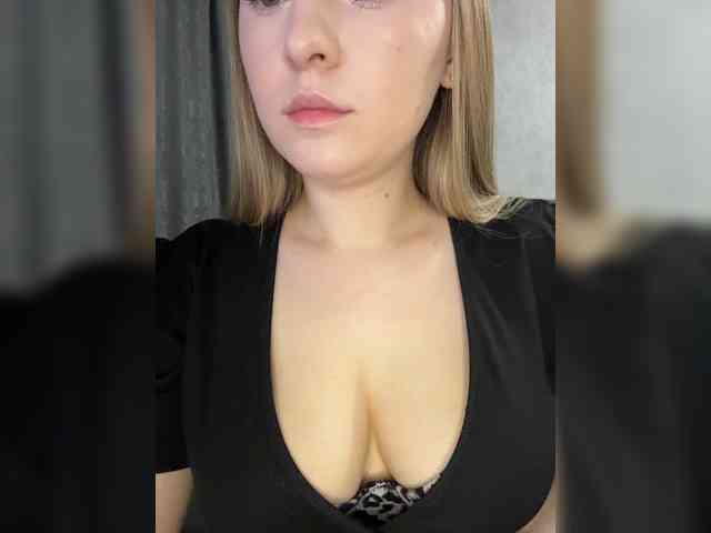AlinaRay webcam