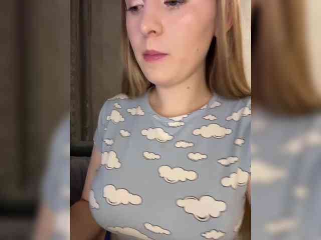 AlinaRay webcam