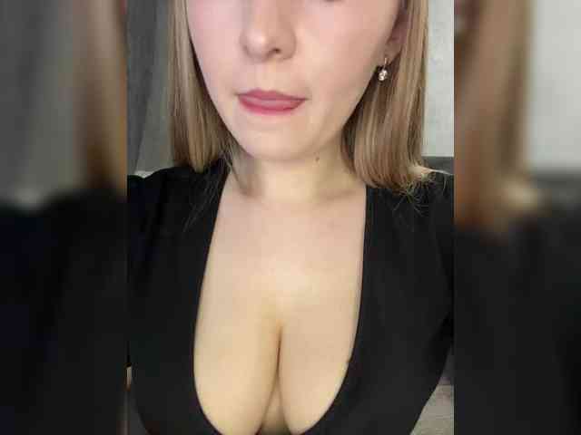 AlinaRay webcam