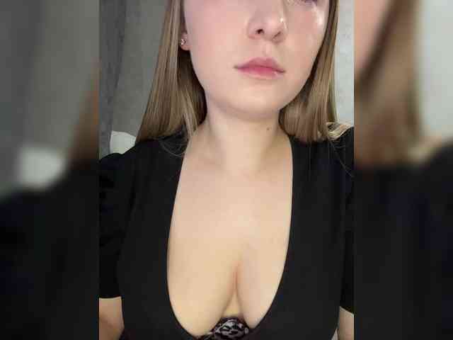 AlinaRay webcam