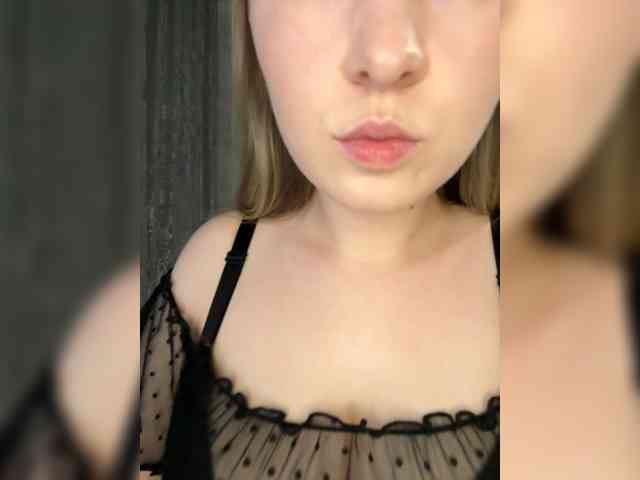 AlinaRay webcam