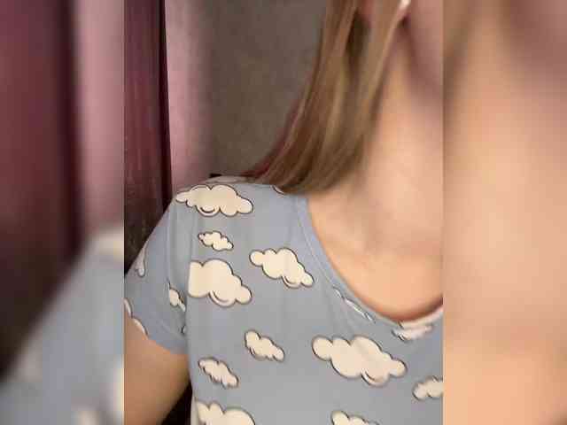 AlinaRay webcam
