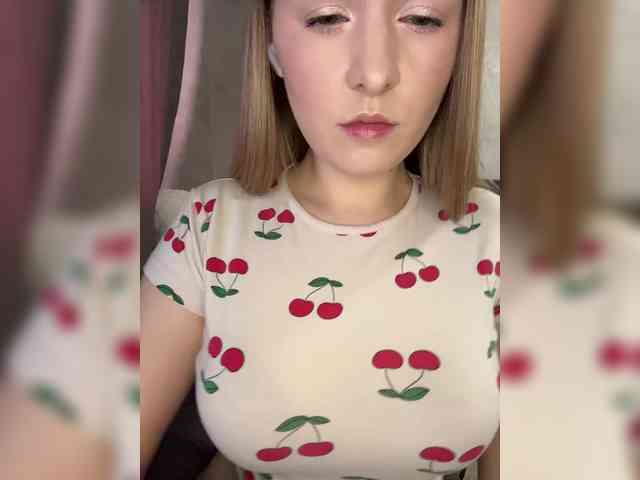 AlinaRay webcam