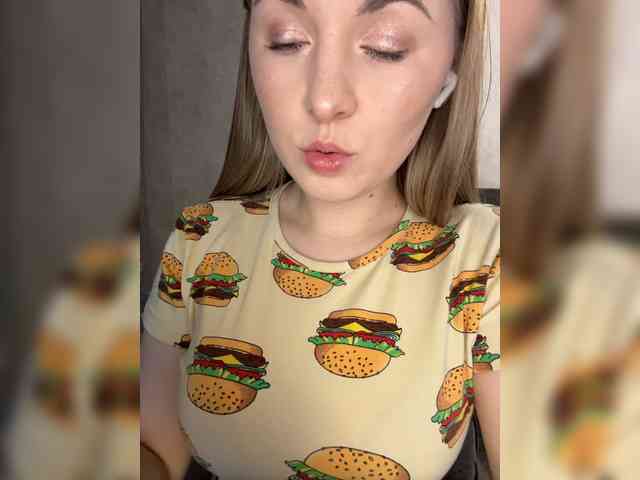 AlinaRay webcam