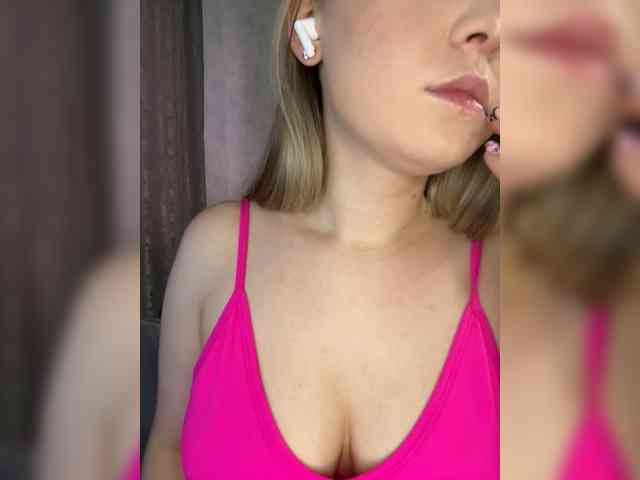 AlinaRay webcam