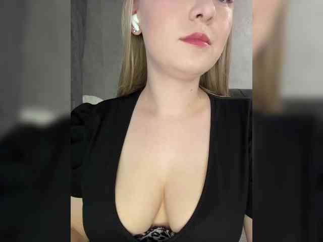 AlinaRay webcam