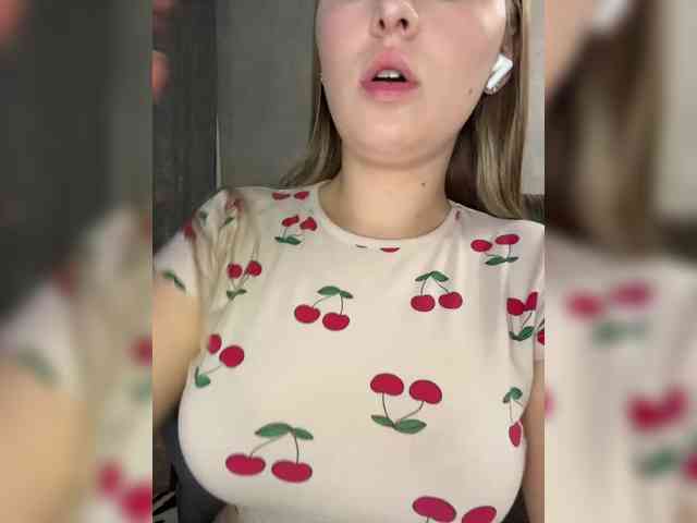 AlinaRay webcam