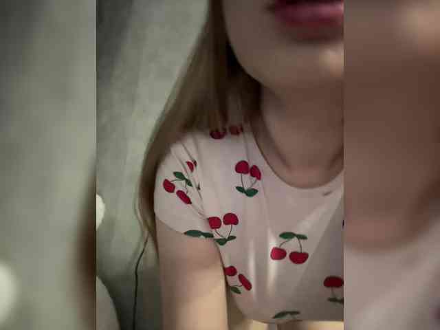AlinaRay webcam
