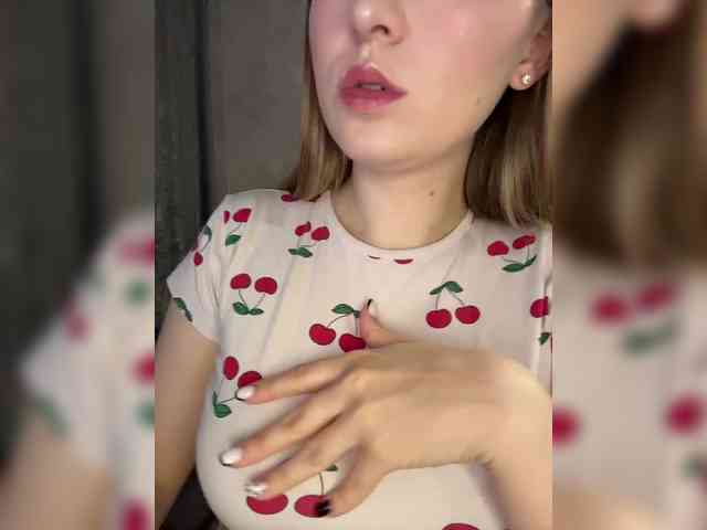 AlinaRay webcam