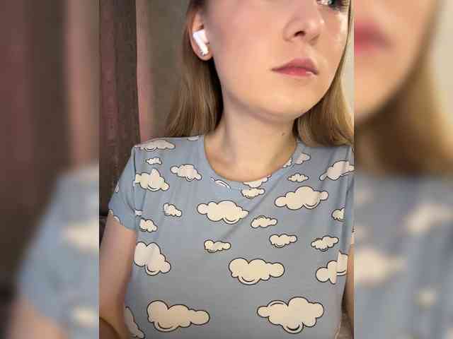 AlinaRay webcam