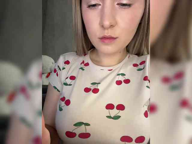 AlinaRay webcam