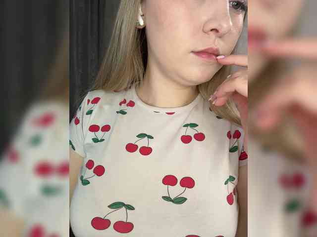 AlinaRay webcam