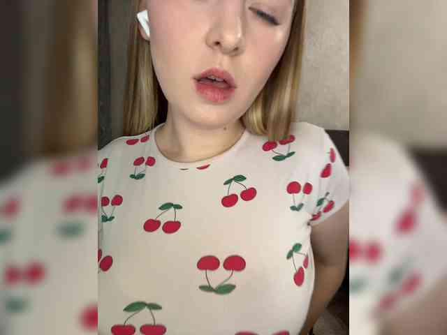 AlinaRay webcam