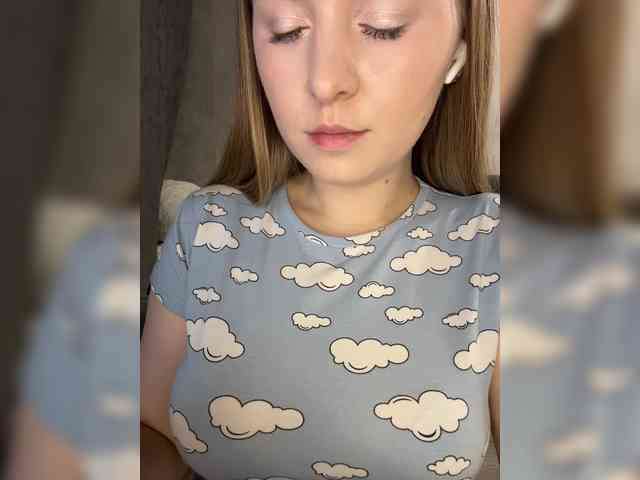 AlinaRay webcam