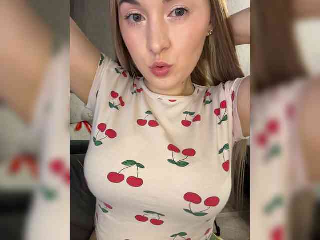 AlinaRay webcam