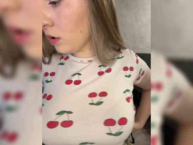 AlinaRay webcam