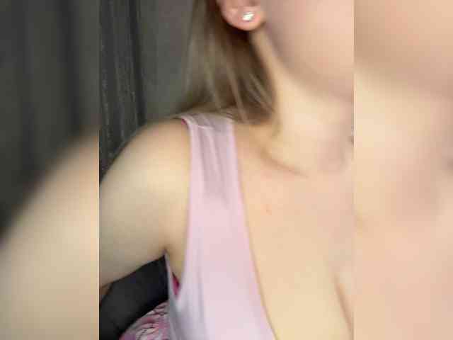 AlinaRay webcam