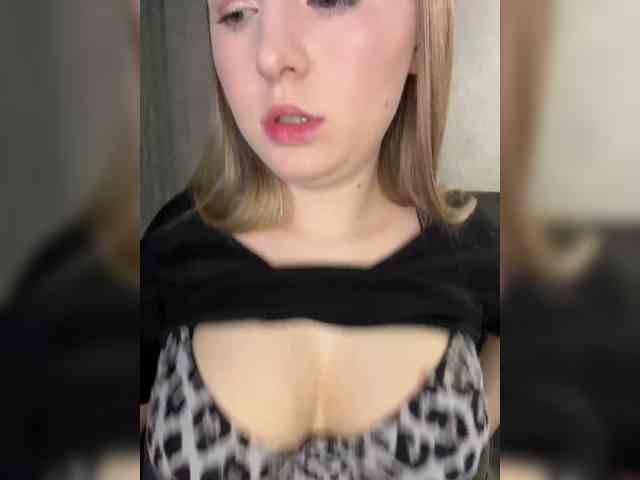 AlinaRay webcam