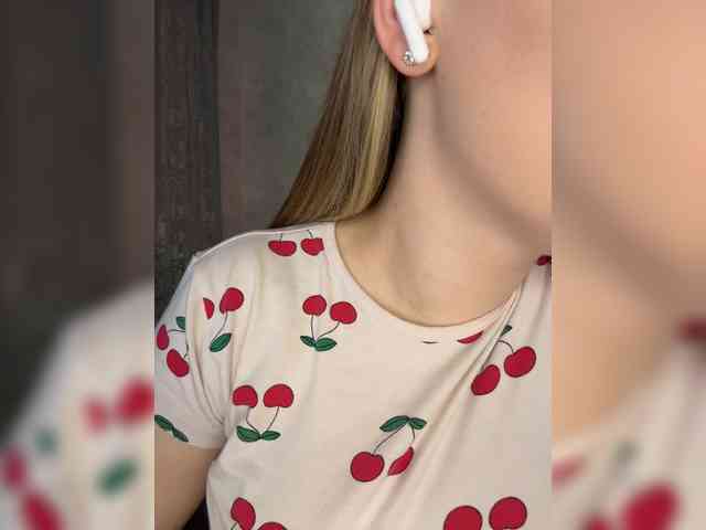 AlinaRay webcam