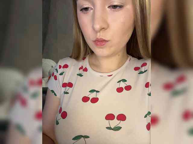 AlinaRay webcam