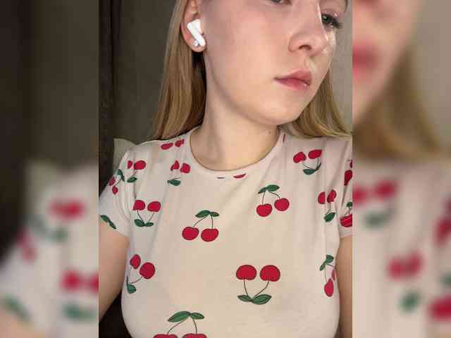 AlinaRay webcam