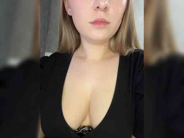 AlinaRay webcam