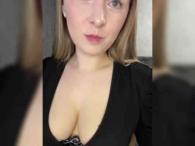 AlinaRay webcam