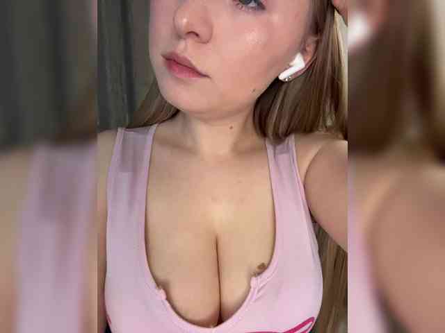 AlinaRay webcam