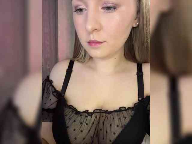 AlinaRay webcam